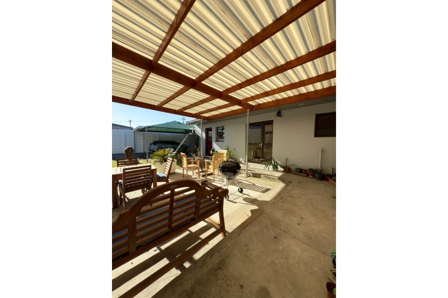 4 Bedroom Property for Sale in Kensington Western Cape